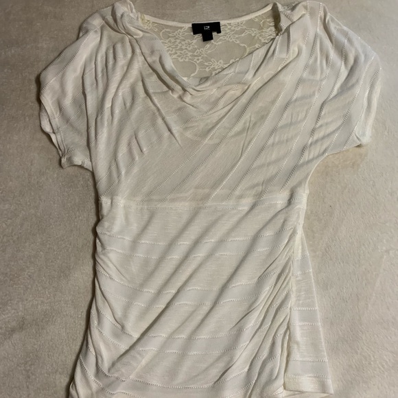Like new women’s top - Picture 2 of 2